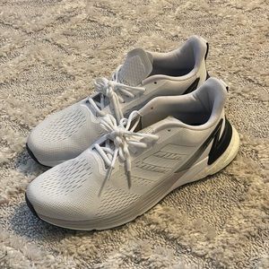 Mens worn once Adidas Response Boost. Great condition. Minimal wear.